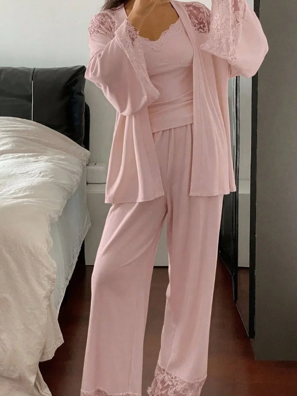 Pink Casual Women's Lace Patchwork Robe & Camisole Top Pajama Set